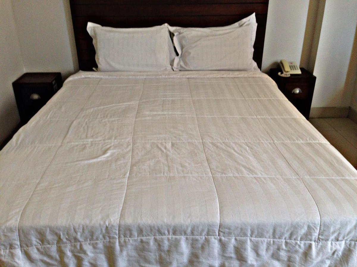 Greensa Inn Σουραμπάγια Εξωτερικό φωτογραφία