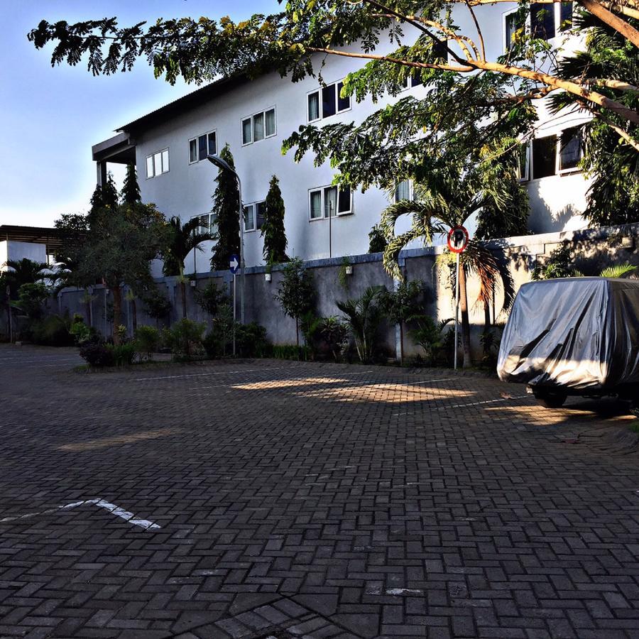 Greensa Inn Σουραμπάγια Εξωτερικό φωτογραφία